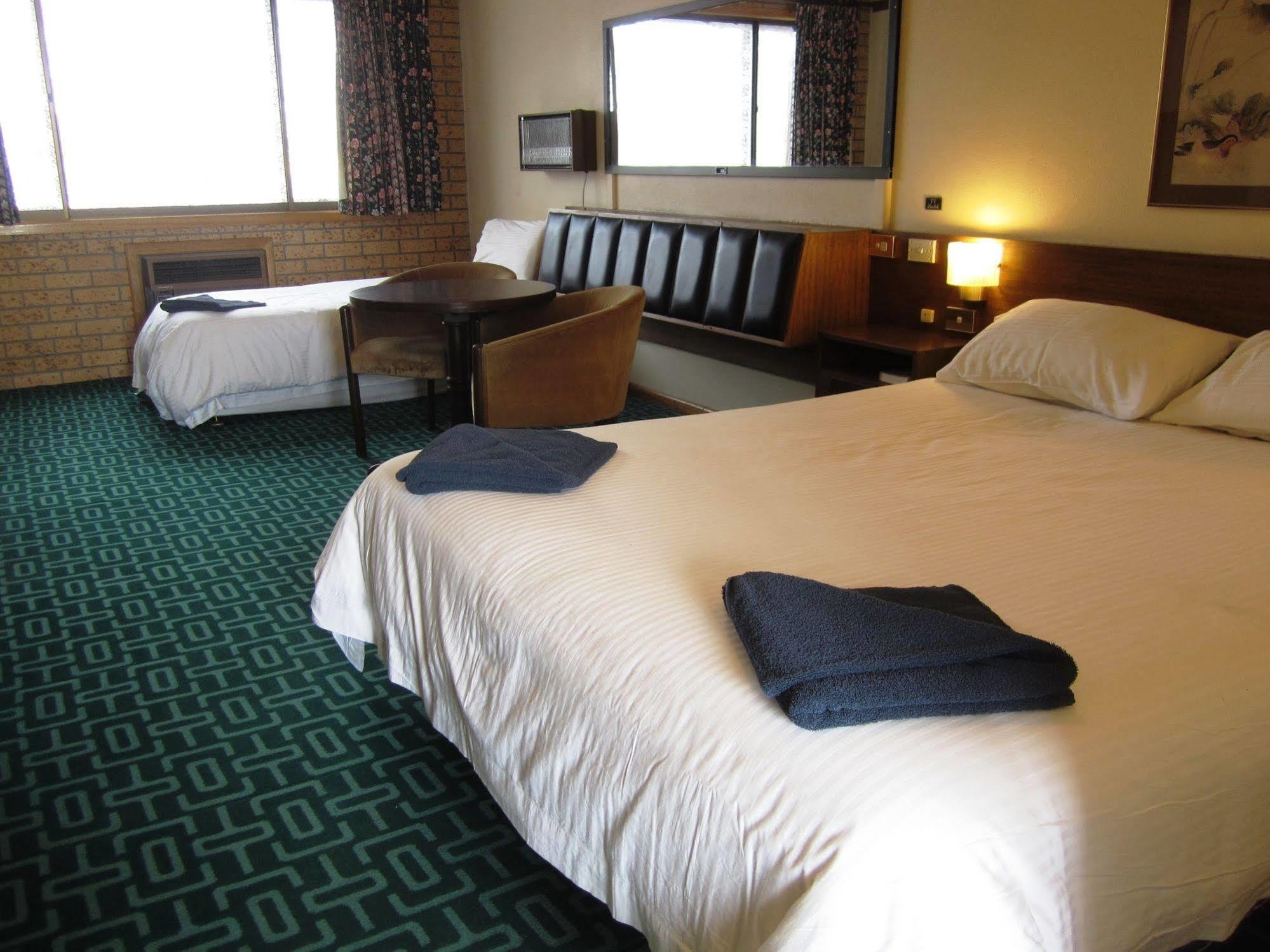 Canberra Lyneham Motor Inn المظهر الخارجي الصورة