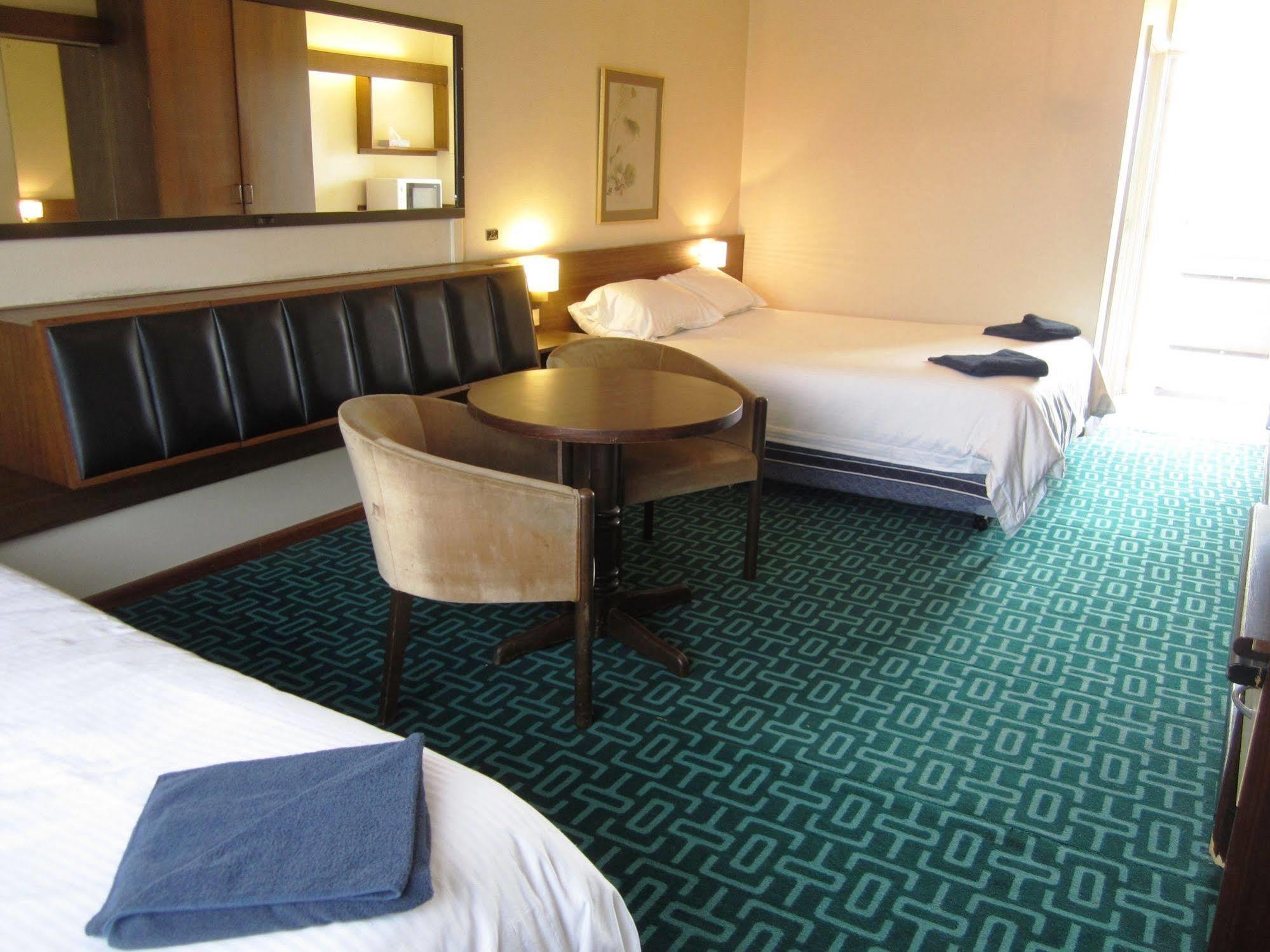 Canberra Lyneham Motor Inn المظهر الخارجي الصورة